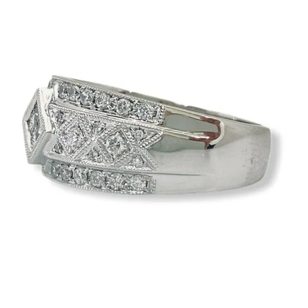 Javeri Jewelers diamond band