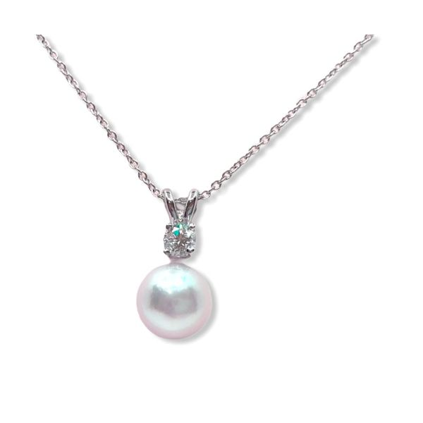 Diamond pearl pendant