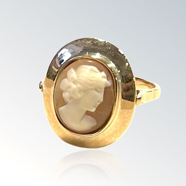 Estate - 18K Rose Cameo Ring Orin Jewelers Northville, MI