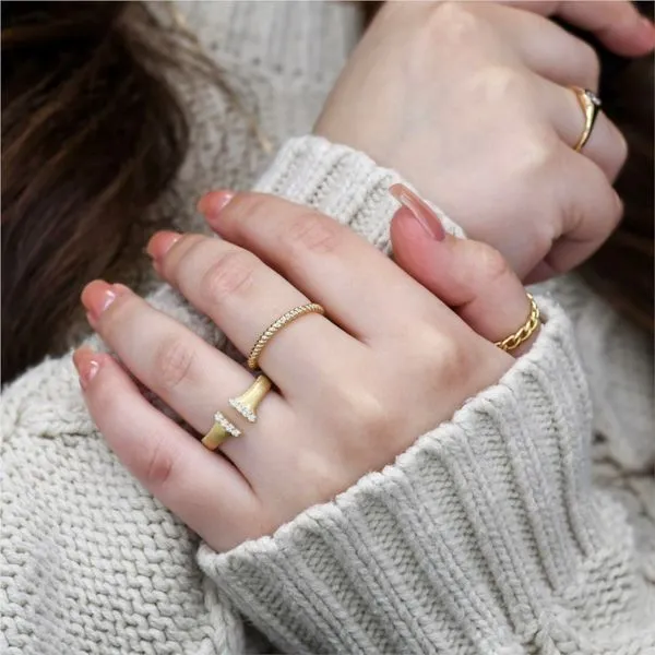 14K Yellow Gold 2 mm Twisted Rope Ring Image 3 Paul Bensel Jewelers Yuma, AZ