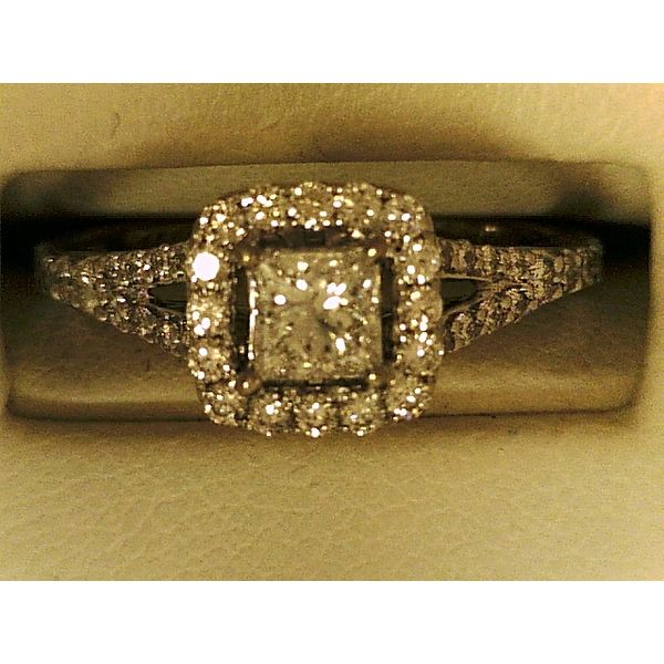14K White Gold Princess Center Halo Engagement Ring Perry's Emporium Wilmington, NC