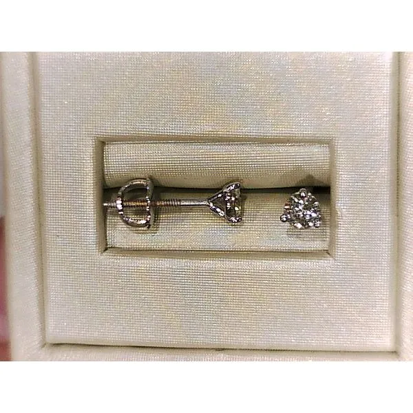 Diamond Studs Perry's Emporium Wilmington, NC