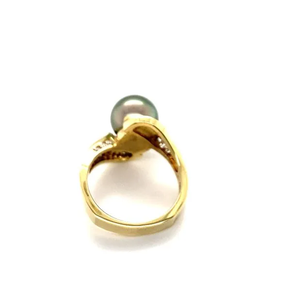 Pearl Ring Image 4 Perry's Emporium Wilmington, NC