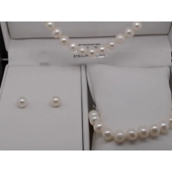 Pearl Earrings Perry's Emporium Wilmington, NC