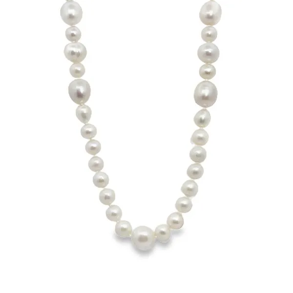 Pearl Necklace Perry's Emporium Wilmington, NC