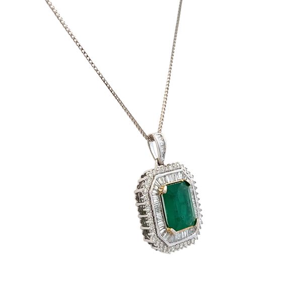 14k White Gold Emerald & Diamond Double Halo Pendant Necklace – 18