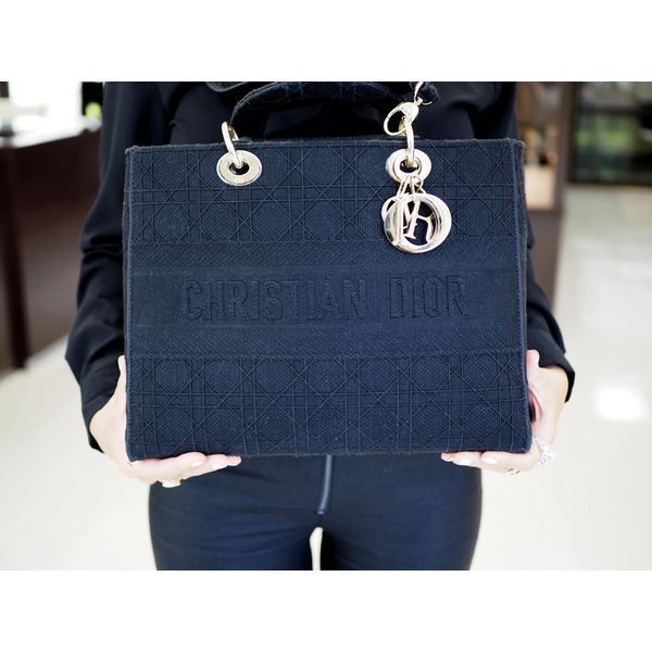 Pre-Owned Christian Dior Medium D-Lite Cannage Embroidered Canvas Handbag Image 4 Perry's Diamonds & Estate Jewelry Charlotte, NC