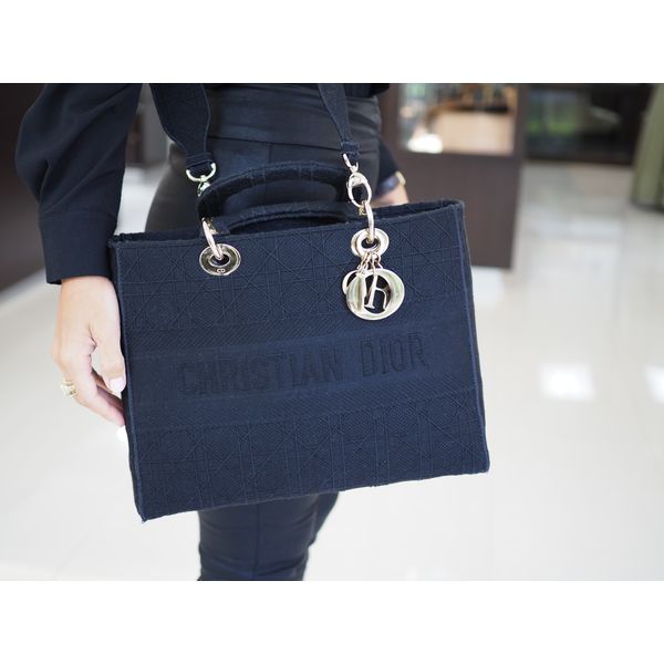 Pre-Owned Christian Dior Medium D-Lite Cannage Embroidered Canvas Handbag Perry's Diamonds & Estate Jewelry Charlotte, NC