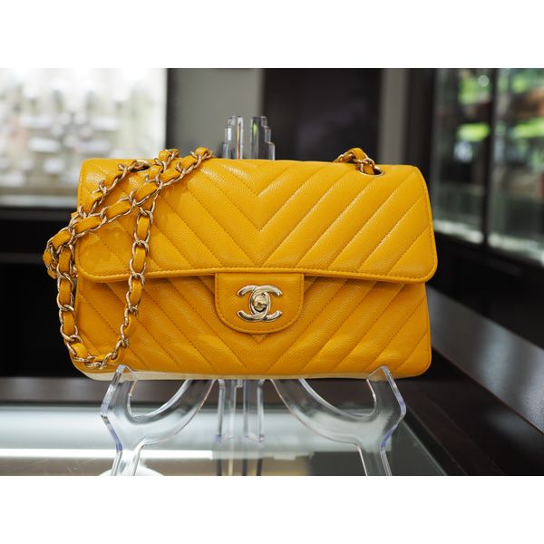Pre-owned Chanel Yellow Medium Classic Chevron Lambskin Double Flap Mustard Image 3 Perry's Diamonds & Estate Jewelry Charlotte, NC