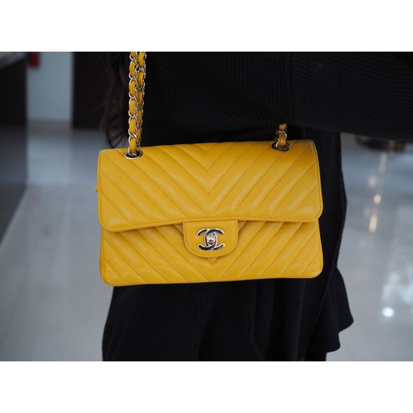 Pre-owned Chanel Yellow Medium Classic Chevron Lambskin Double Flap Mustard Perry's Diamonds & Estate Jewelry Charlotte, NC