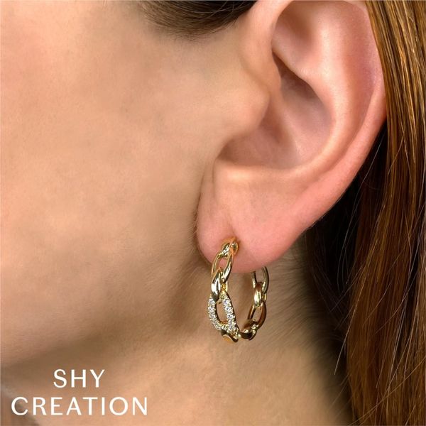 Shy Creation Diamond Link Hoop Earrings Image 2 Peter & Co. Jewelers Avon Lake, OH