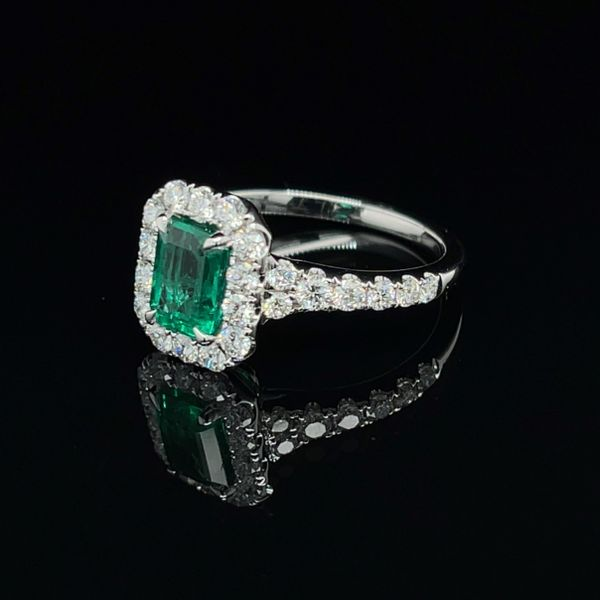 Emerald Diamond Ring Image 4 Peter & Co. Jewelers Avon Lake, OH