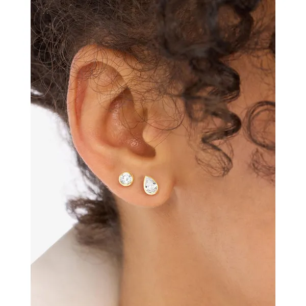 Melinda Maria Isla 6mm Stud Earrings Image 2 Peter & Co. Jewelers Avon Lake, OH