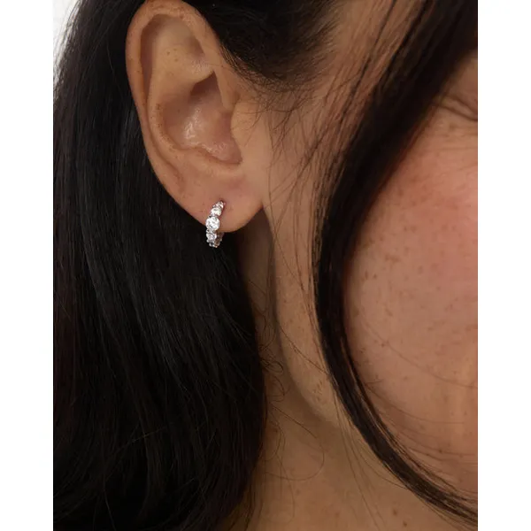 Melinda Maria 'Oh She Fancy' Graduated Hoops Image 2 Peter & Co. Jewelers Avon Lake, OH
