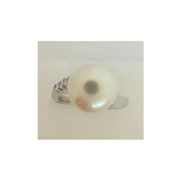 Pearl Ring Image 2 P.J. Rossi Jewelers Lauderdale-By-The-Sea, FL