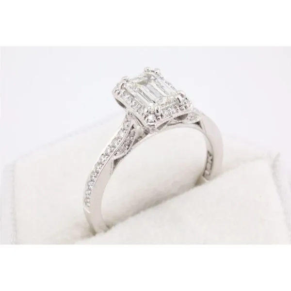 18K White Gold Diamond Halo Engagement Ring Image 2 Puckett's Fine Jewelry Benton, KY