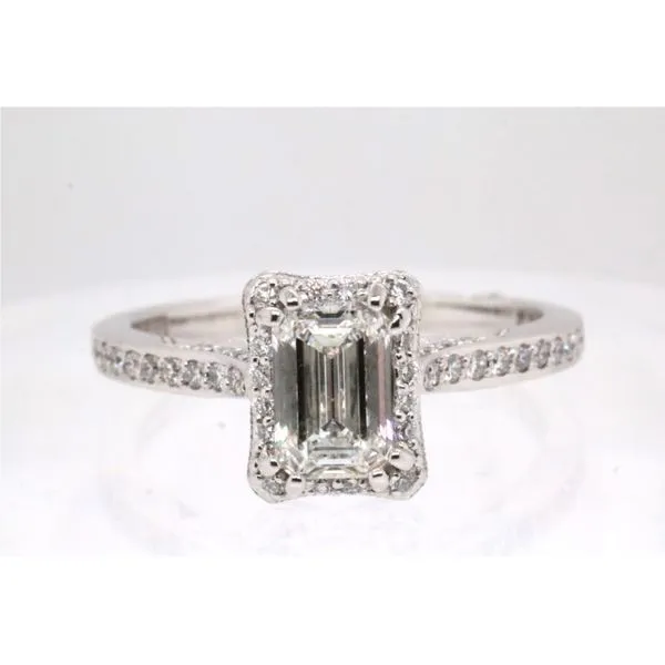 18K White Gold Diamond Halo Engagement Ring Puckett's Fine Jewelry Benton, KY