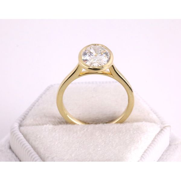 14K Yellow Gold Oval Bezel Lab-Grown Diamond Engagement Ring Image 3 Puckett's Fine Jewelry Benton, KY
