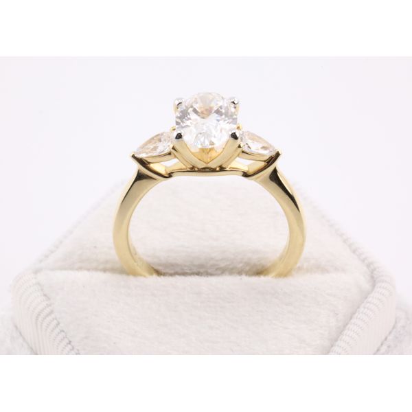 14K Yellow Gold Lab-Grown Diamond Three-Stone Ring Image 3 Puckett's Fine Jewelry Benton, KY