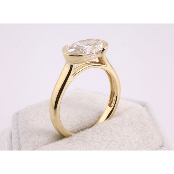 14K Yellow Gold Lab-Grown Diamond Oval East-West Ring Image 2 Puckett's Fine Jewelry Benton, KY