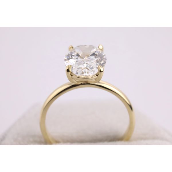 14K Yellow Gold Lab-Grown Oval Diamond Solitaire Ring Image 3 Puckett's Fine Jewelry Benton, KY