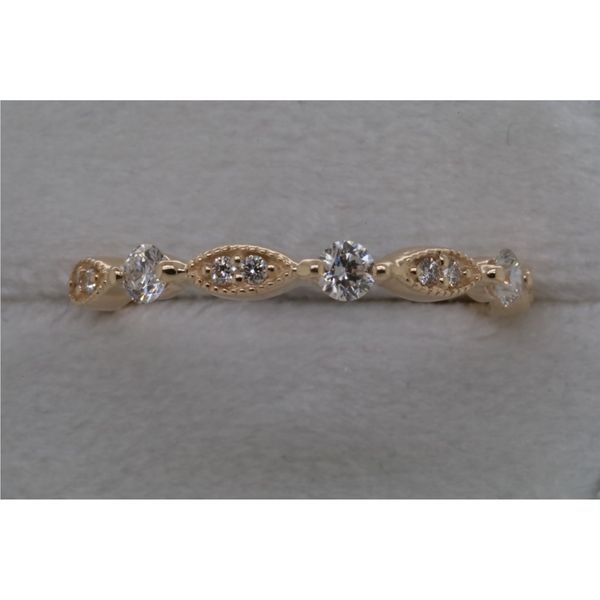10K Yellow Gold Ladies Diamond Scallop Band Puckett's Fine Jewelry Benton, KY