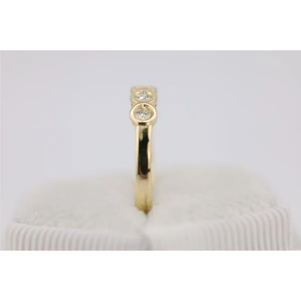 14K Yellow Gold 5-Stone Diamond Band Image 4 Puckett's Fine Jewelry Benton, KY