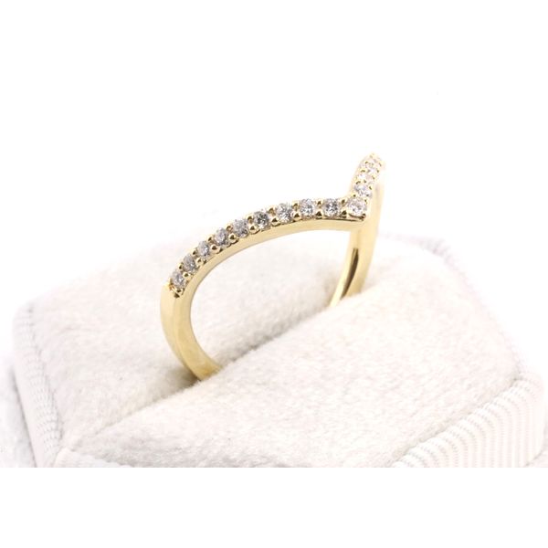 14K Yellow Gold Natural Diamond Chevron Contour Band Image 2 Puckett's Fine Jewelry Benton, KY