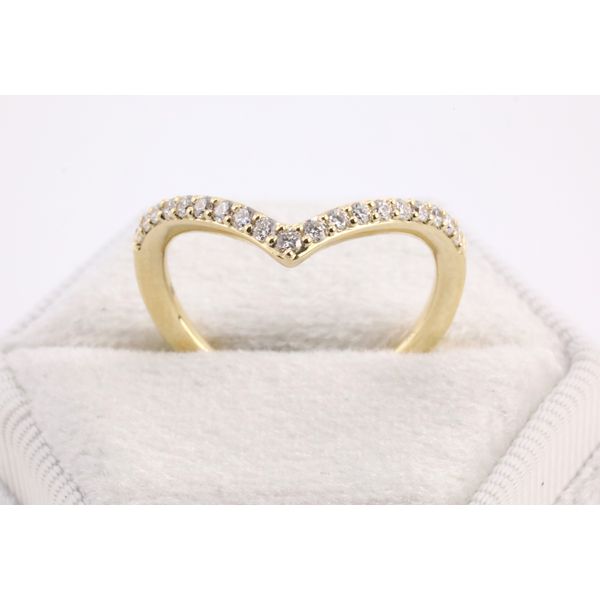 14K Yellow Gold Natural Diamond Chevron Contour Band Image 3 Puckett's Fine Jewelry Benton, KY