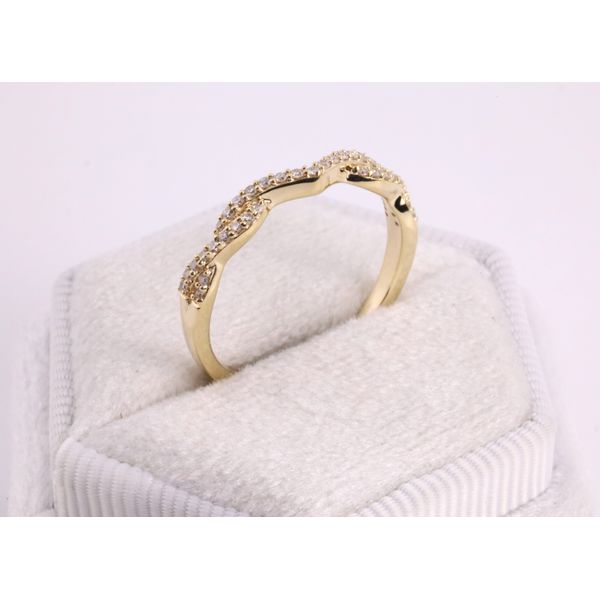 14K Yellow Gold Natural Diamond Twist Contour Band Image 2 Puckett's Fine Jewelry Benton, KY