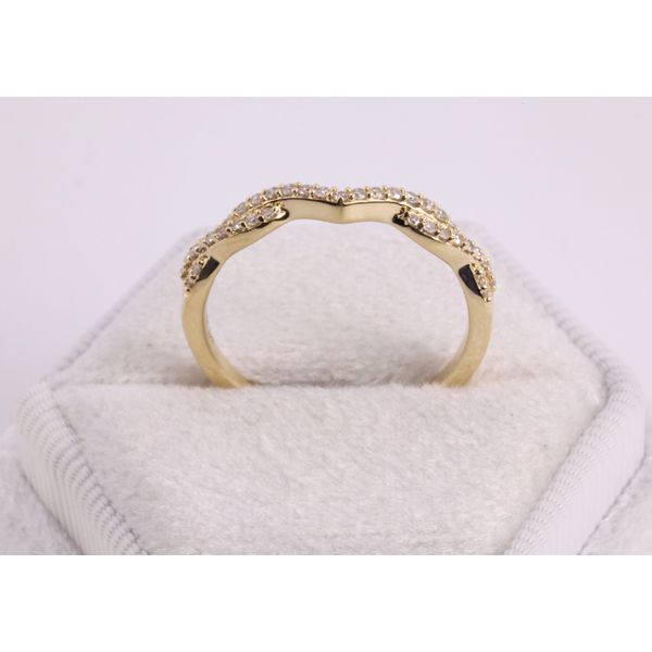 14K Yellow Gold Natural Diamond Twist Contour Band Image 3 Puckett's Fine Jewelry Benton, KY