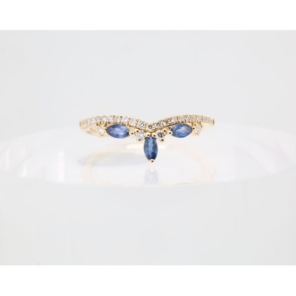 14K Yellow Gold Diamond & Sapphire Contour Band – 0.30ctw<br><br>Description: Puckett's Fine Jewelry Benton, KY