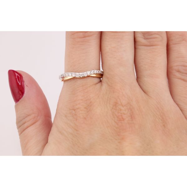 14K Yellow Gold Natural Diamond Curved Band – 0.25ctw Image 2 Puckett's Fine Jewelry Benton, KY