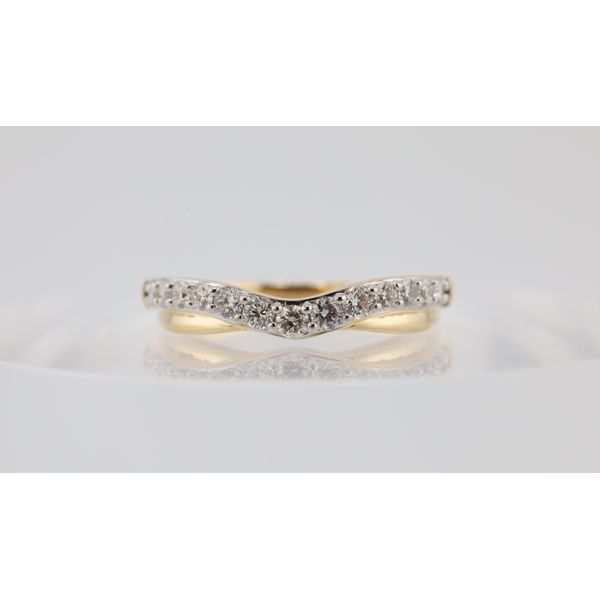 14K Yellow Gold Curved Diamond Wedding Band – 0.50 CTW Puckett's Fine Jewelry Benton, KY