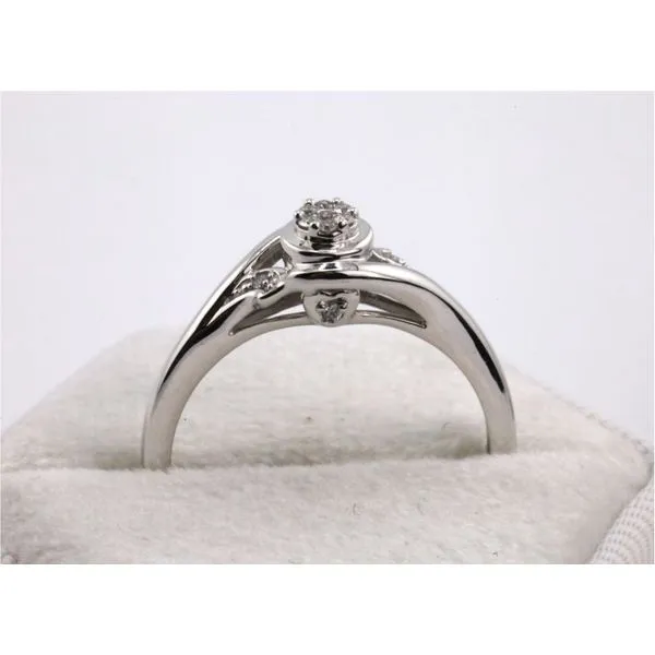 10K White Gold Diamond Cluster Center Ring Image 3 Puckett's Fine Jewelry Benton, KY