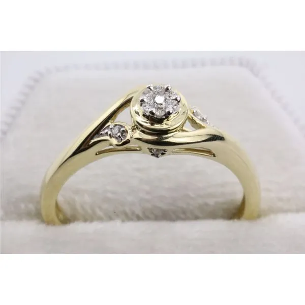 10K Yellow Gold Ladies Diamond Cluster Center Ring Image 3 Puckett's Fine Jewelry Benton, KY