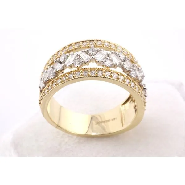 14K Yellow Gold Baguette and Round Diamond Fashion Ring Image 3 Puckett's Fine Jewelry Benton, KY