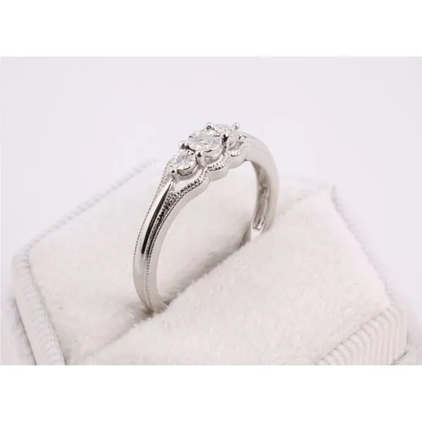 10K White Gold 3-Stone Diamond Ring Image 2 Puckett's Fine Jewelry Benton, KY