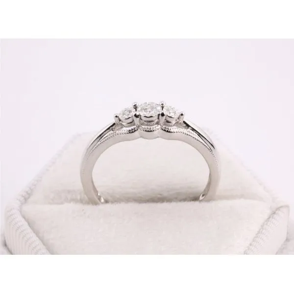 10K White Gold 3-Stone Diamond Ring Image 3 Puckett's Fine Jewelry Benton, KY
