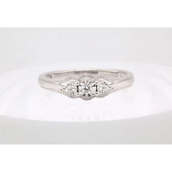 10K White Gold 3-Stone Diamond Ring Puckett's Fine Jewelry Benton, KY