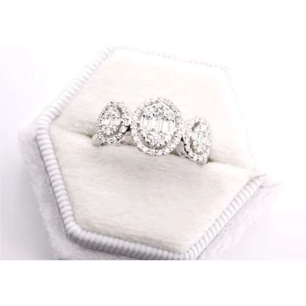 14K White Gold Three-Panel Illusion Diamond Ring Puckett's Fine Jewelry Benton, KY