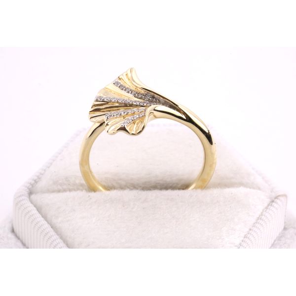 14K Yellow Gold Diamond Leaf Ring Image 3 Puckett's Fine Jewelry Benton, KY