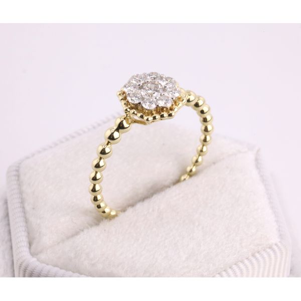 14K Yellow Gold Diamond Cluster Ring Image 2 Puckett's Fine Jewelry Benton, KY
