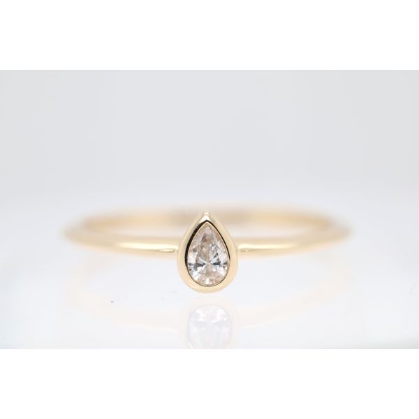 14K Yellow Gold Pear Natural Diamond Solitaire Ring Puckett's Fine Jewelry Benton, KY