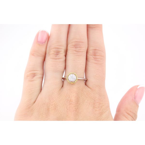 18K White & Yellow Gold Diamond Cluster Ring Image 4 Puckett's Fine Jewelry Benton, KY