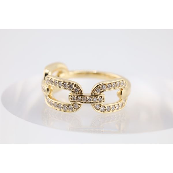 14K Yellow Gold Diamond Link Ring Image 2 Puckett's Fine Jewelry Benton, KY