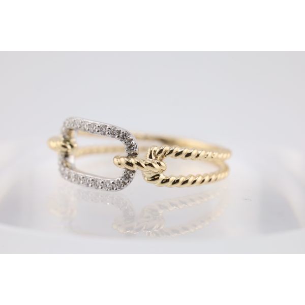 14K Yellow Gold Diamond Link Ring Image 2 Puckett's Fine Jewelry Benton, KY