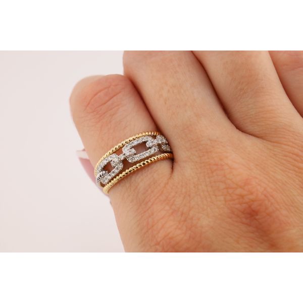 14K Two-Tone Gold Diamond Link Band Image 3 Puckett's Fine Jewelry Benton, KY