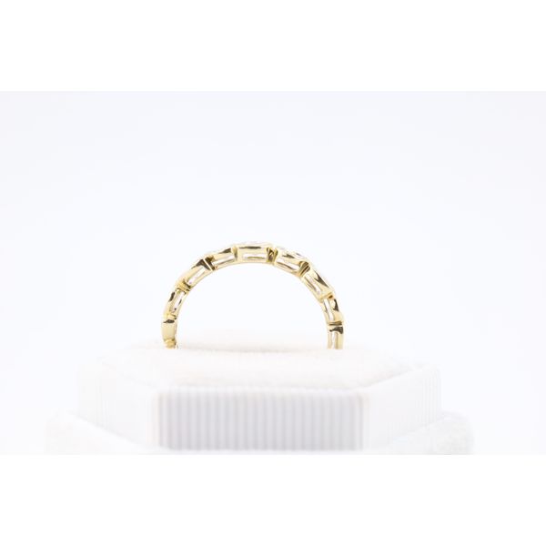 14K Yellow Gold Pear-Shaped Diamond Band Image 2 Puckett's Fine Jewelry Benton, KY