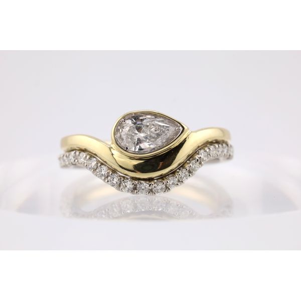 14K Two-Tone Gold Pear-Shaped Diamond Ring Puckett's Fine Jewelry Benton, KY